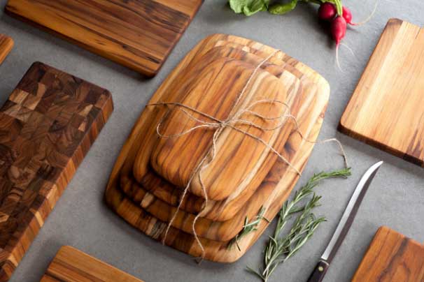 Chuyên gia giải đáp: Thớt nhựa hay thớt gỗ tốt cho sức khỏe hơn?