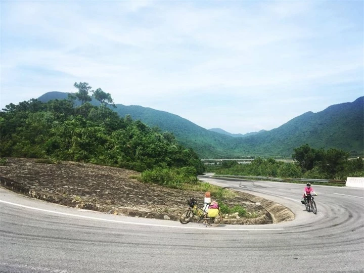 Ngắm đèo Ngang trữ tình ở đời thực, chinh phục ‘cổng trời’ cổ kính trên đỉnh đèo - 4