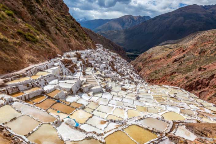 Cảnh đẹp ngoạn mục ở ao muối cổ đại - nơi sản xuất loại muối chữa bệnh quý giá