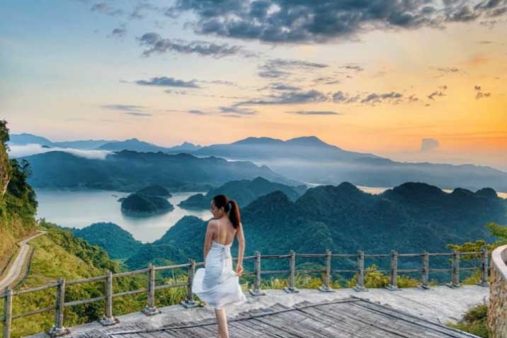 Quên lối về với cảnh non nước nên thơ tại 'thiên đường' ít người biết ở Hòa Bình