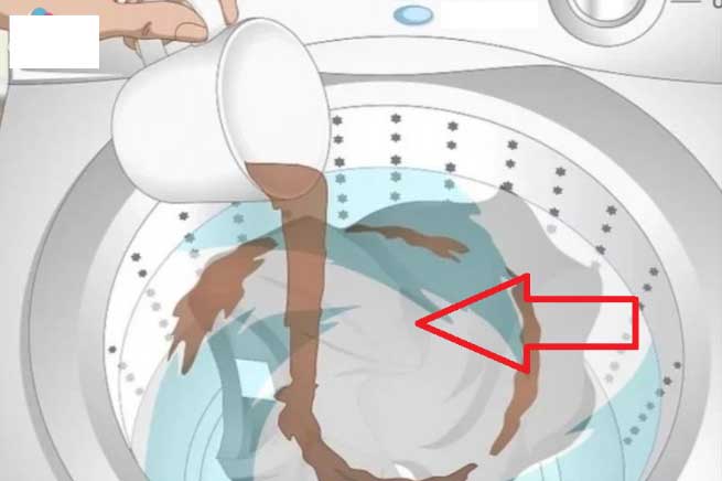 Đổ ít cà phê vào chậu khi giặt quần áo, tưởng “phí của” nhưng lợi không ngờ