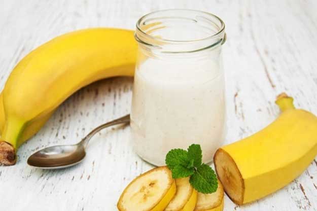 Lấy nửa quả chuối làm theo cách này tóc gãy rụng xơ rối nặng đến mấy cũng khỏi hoàn toàn