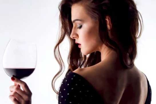 Phụ nữ trẻ lâu sống thọ thường có 5 thói quen này: Xinh đẹp cũng cần bí kíp