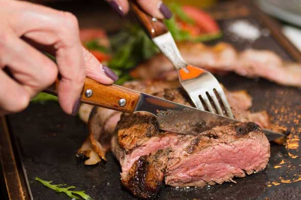 2 sai lầm kinh điển khi ăn uống khiến trái tim "hỏng" sớm, số 1 đa số người Việt vẫn mắc phải