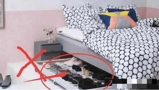 Gầm giường dù trống trơn cũng không được đặt 4 món đồ này kẻo sự nghiệp tiêu tan, bệnh tật triền miên