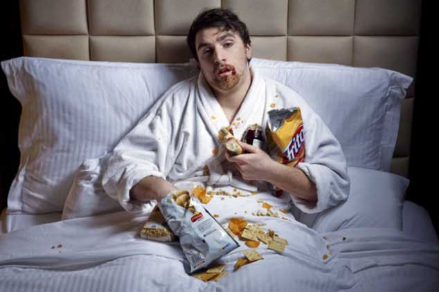 Điểm mặt 7 thói quen tai hại sau bữa ăn rước hàng loạt bệnh về người, nhất là số 3