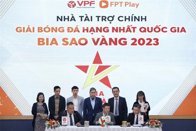 Tăng gấp đôi tiền thưởng cho V.League năm 2023 - Ảnh 2.