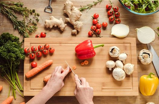 7 thủ thuật đơn giản giúp việc làm bếp nhanh gấp 3 lần bình thường