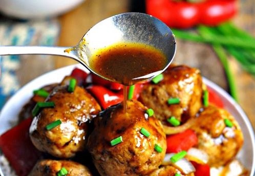 Làm thịt gà viên chiên với xốt tương đen