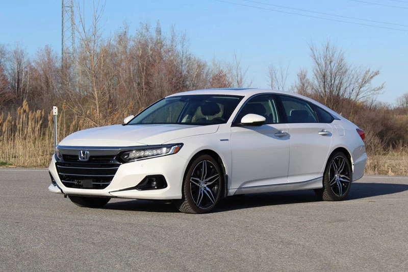 4. Honda Accord (doanh số: 400.732 chiếc).