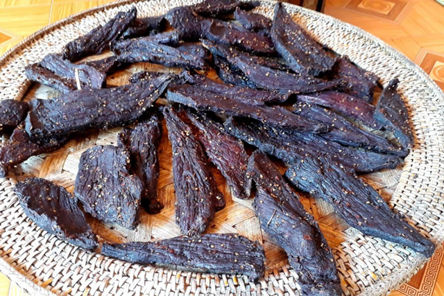 Đậm đà món thịt gác bếp của người Thái Tây Bắc