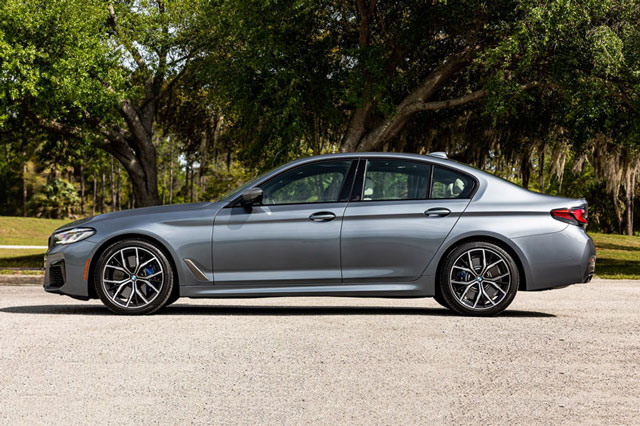 Top 10 xe hơi hạng sang 'ăn khách' nhất năm 2022: BMW 5 Series chiếm ngôi đầu