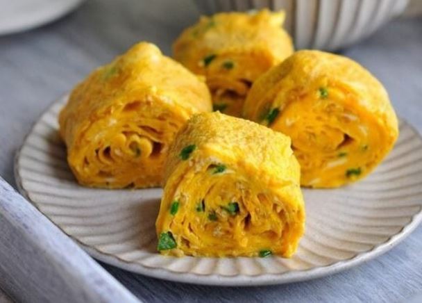 Rán trứng đừng chỉ cho mắm muối, thêm 1 thìa này, trứng bông mịn, vàng ruộm lại không tanh