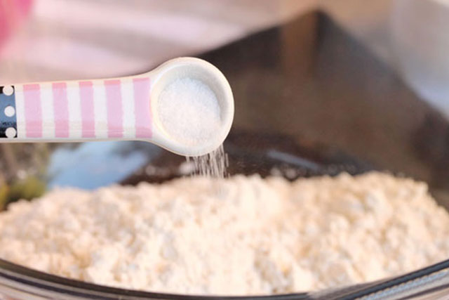 Thêm vài hạt muối khi vo gạo đem lại lợi ích tuyệt vời, ai cũng muốn học theo