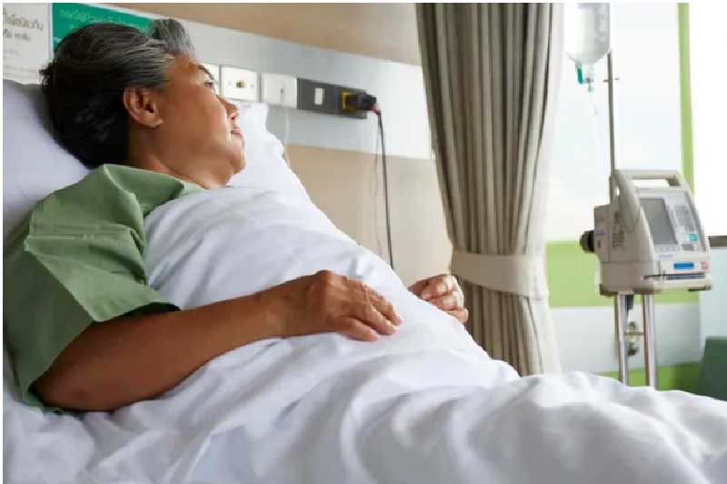 Mẹ ốm nặng khi biết thân thế bạn trai của chị tôi