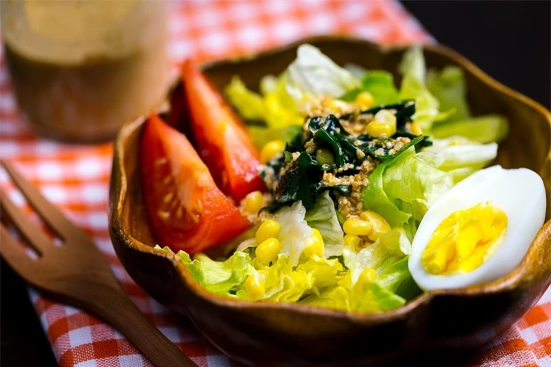 Hết Tết rồi, giảm cân ngay với món salad làm nhanh ăn ngon này thôi chị em ơi! - Ảnh 5.