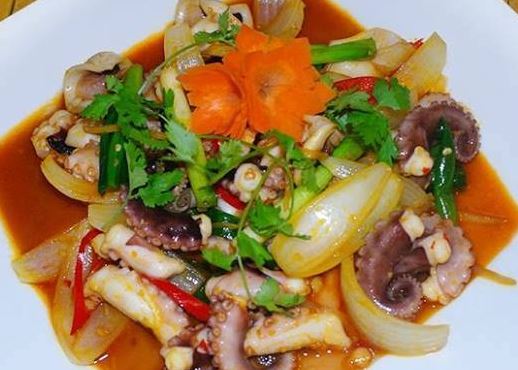 Cách làm bạch tuộc xào chua cay ngon tuyệt