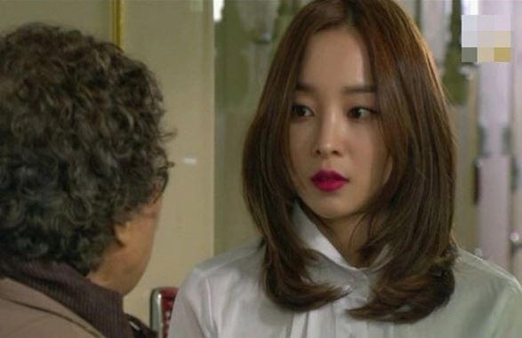 Trong tiệc đầy tháng con trai, bố mẹ chồng tặng cháu sổ tiết kiệm cả 100 triệu, nhưng lại nói 1 câu khiến nàng dâu phải suy nghĩ đến quyết định ly hôn