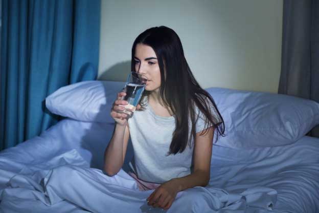 5 thời điểm dù có khát thế nào cũng tuyệt đối không được uống nước nếu không muốn nhập viện ngay tức khắc