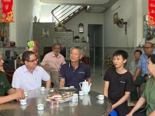 Cần Thơ: Lãnh đạo thành phố thăm hỏi, động viên thanh niên chuẩn bị nhập ngũ