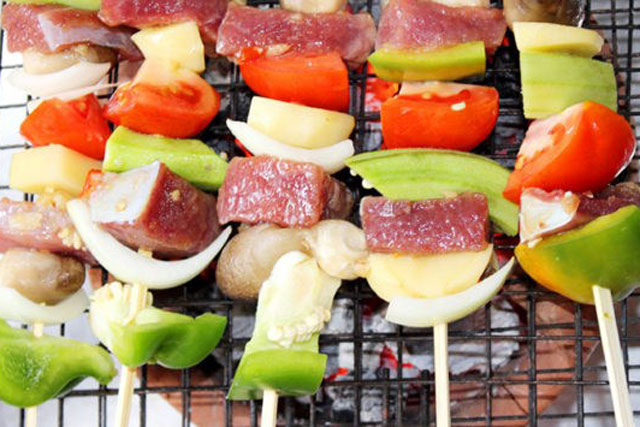 Bí quyết ướp món thịt xiên nướng thơm ngon đậm đà