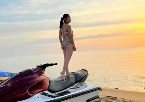 Tuyên bố không 'bóp eo', MC Cát Tường tự tin khoe hình thể ở tuổi 46