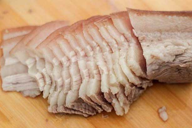 Khi luộc thịt cho thêm thứ này vào đảm bảo chín đều mềm ngọt ai ăn cũng thích