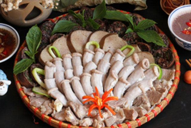 Lòng lợn luộc đừng chỉ cho nước lã, bỏ thêm thứ này lòng trắng tinh, giòn sần sật như ngoài hàng