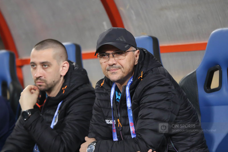 HLV Hà Nội FC: "Các cầu thủ khá nặng nề, để mất quá nhiều bóng"