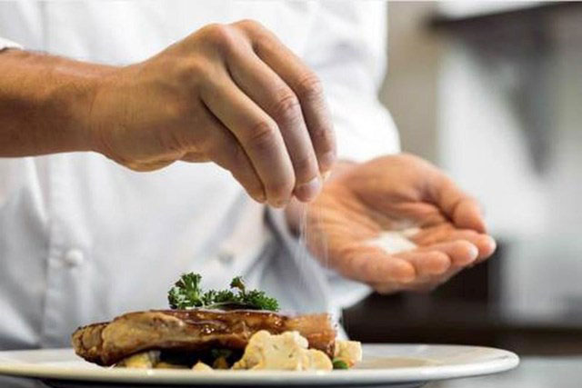 Không nên ăn nhiều muối