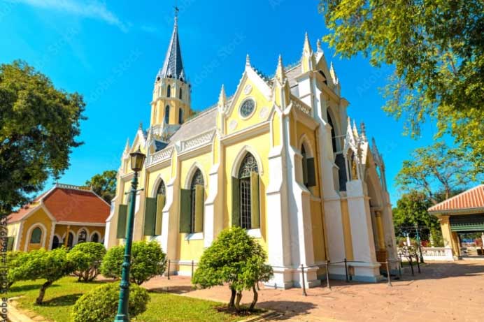 Độc đáo ngôi chùa mang kiến trúc nhà thờ có 1-0-2 ở Thái Lan