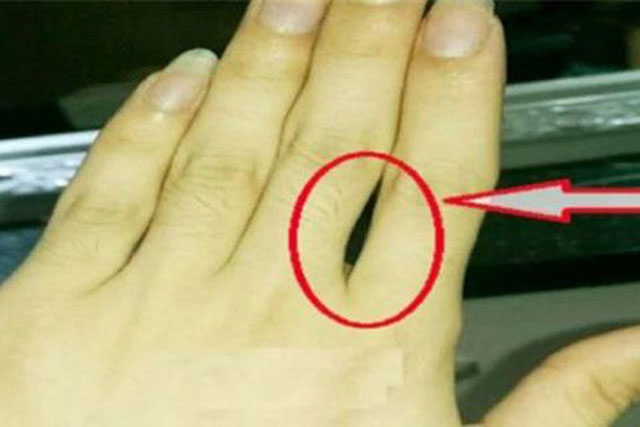 5 tướng tay khó giữ tiền của, vất vả đủ bề, tay trắng hoàn trắng tay