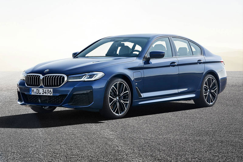 Top 10 xe hơi gia đình tốt nhất năm 2023: BMW 5 Series góp mặt