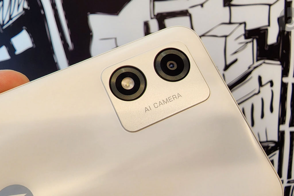 Smartphone chống nước, RAM 4 GB, pin 5.000 mAh, giá ‘hạt dẻ’