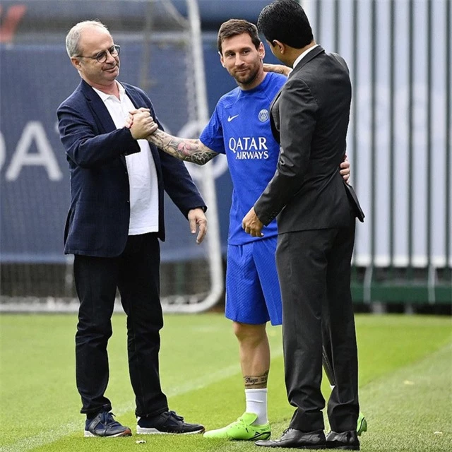PSG xác nhận đang đàm phán tìm cách giữ chân Lionel Messi - Ảnh 1.
