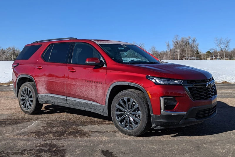 4. Chevrolet Traverse 2023 (giá khởi điểm: 33.920 USD