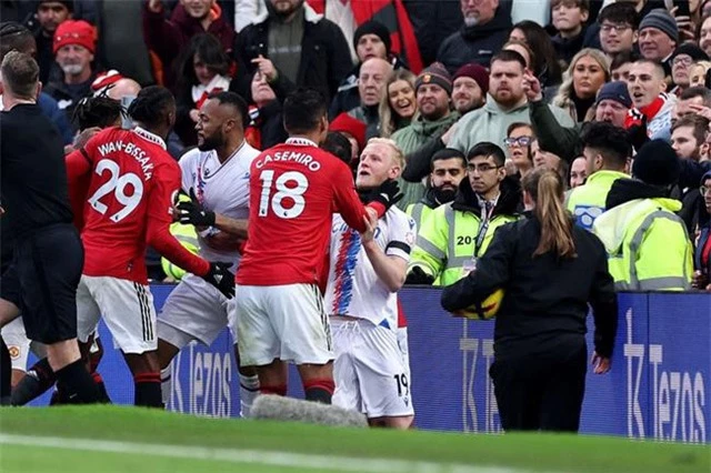 Manchester United không kháng cáo, Casemiro ngồi ngoài 3 trận - Ảnh 1.