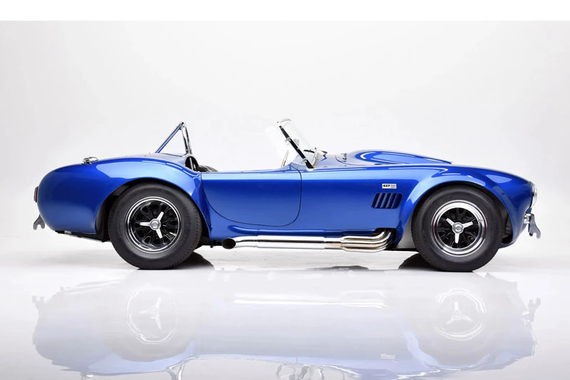 10. Shelby Cobra 427 Super Snake 1966 (giá: 5,5 triệu USD).