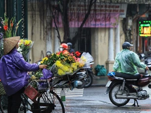 Bắc Bộ mưa phùn và sương mù, Nam Bộ có nơi nắng nóng