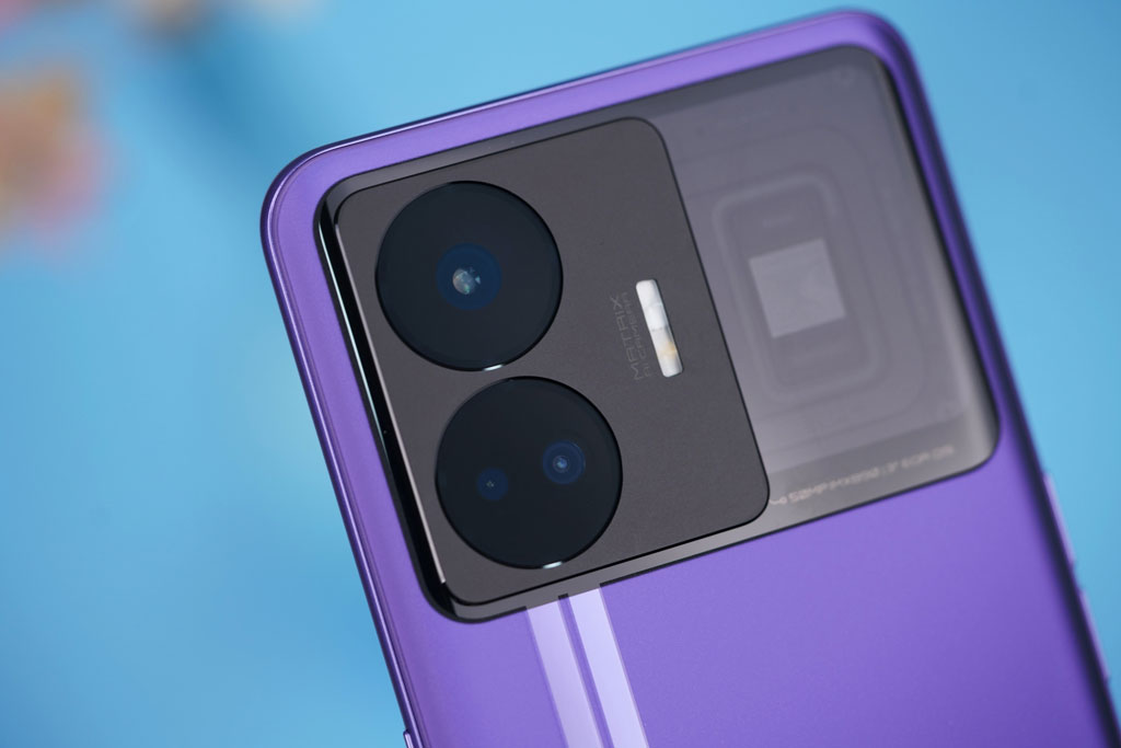 Smartphone cấu hình ‘siêu khủng, sạc 240W, giá hấp dẫn