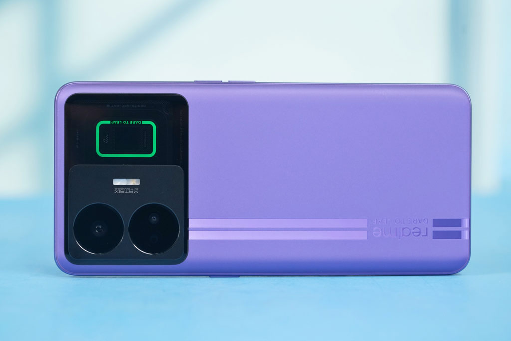 Smartphone chip Snapdragon 8+ Gen 1, RAM 16 GB, sạc 240W, màn hình 144Hz, giá từ 9 triệu đồng