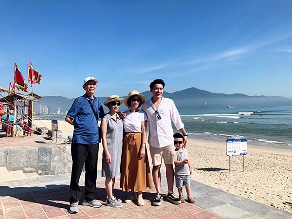 và cùng với gia đình trải nghiệm biển Đà Nẵng