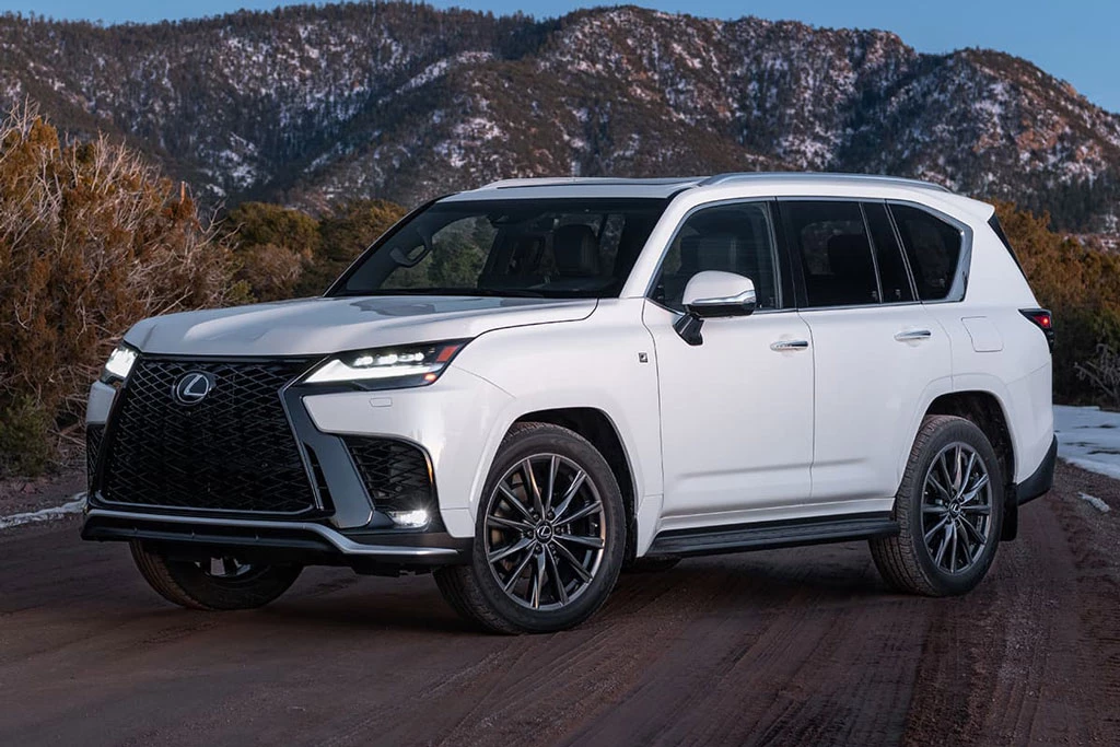 Lexus LX 600 F Sport 2022.