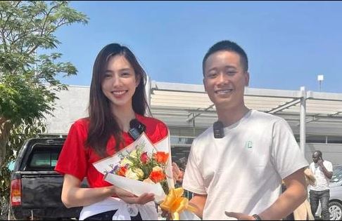 Sau L&#xF4;i Con, th&#xEA;m m&#x1ED9;t &#x27;ch&#xE0;ng trai&#x27; may m&#x1EAF;n &#x111;&#x1B0;&#x1EE3;c h&#xF4;n Th&#xF9;y Ti&#xEA;n khi&#x1EBF;n d&#xE2;n m&#x1EA1;ng &#x27;&#x111;&#x1ECF; m&#x1EAF;t&#x27;