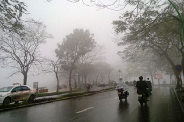 Mưa phùn, nồm ẩm và sương mù tiếp diễn ở Bắc Bộ