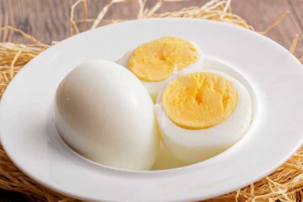 Luộc trứng cho thêm thứ này: Trứng thơm ngon - dễ bóc lại tăng chất dinh dưỡng hơn gấp 10 lần