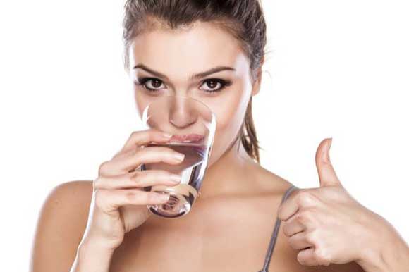 4 sai lầm kinh điển trong uống nước mà ai cũng mắc phải khiến cơ thể rước bệnh, nhất là điều thứ 2