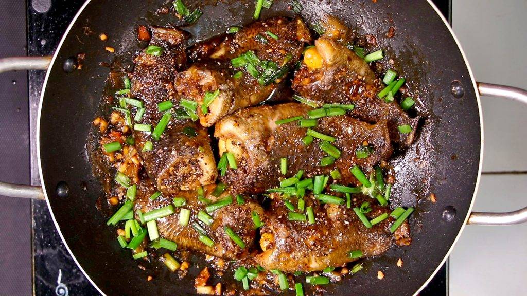 Thực đơn cơm chiều: Mẹ đảm nấu món "tủ" chồng thích