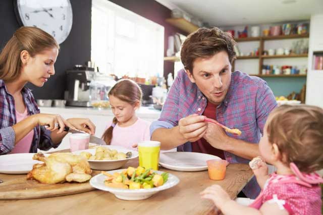 Có 3 điều nên làm và 2 điều cấm kỵ sau bữa ăn giúp bạn kéo dài tuổi thọ, nhất định phải nhớ kĩ