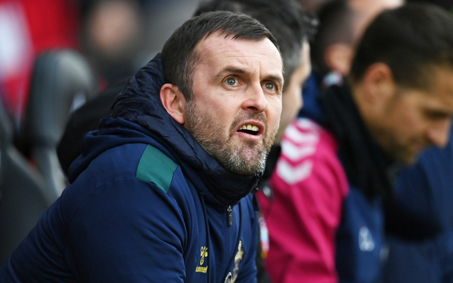 HLV thứ 8 bị sa thải tại Ngoại hạng Anh